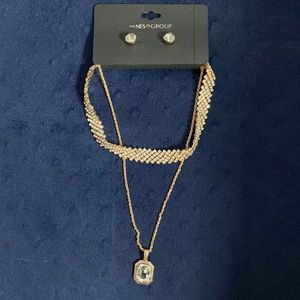 Earring and necklace pack